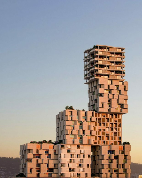 «Вертикальная деревня»: в Албании появится удивительный небоскреб из 13 кубов